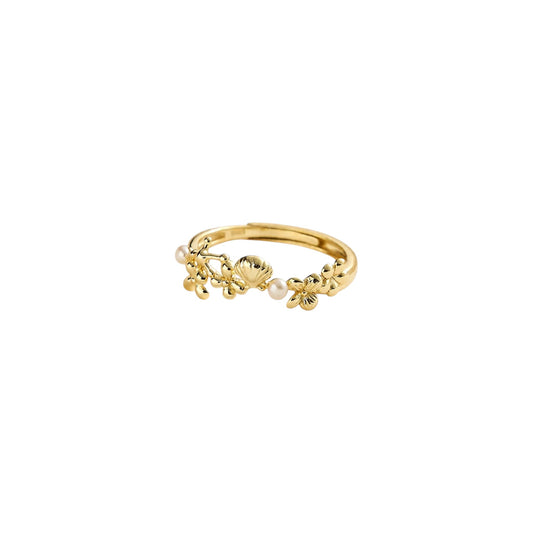 Seaside Treasure Ring in 14ct Gold plated 925 Sterling Silver with sculpted shell details and faux pearl accents